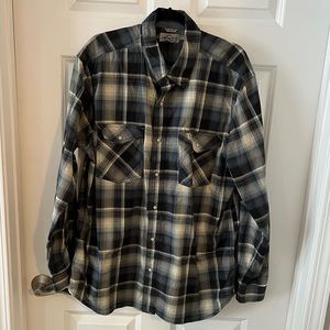 Carhartt Relaxed Fit Long Sleeve Button-up. Size XL.